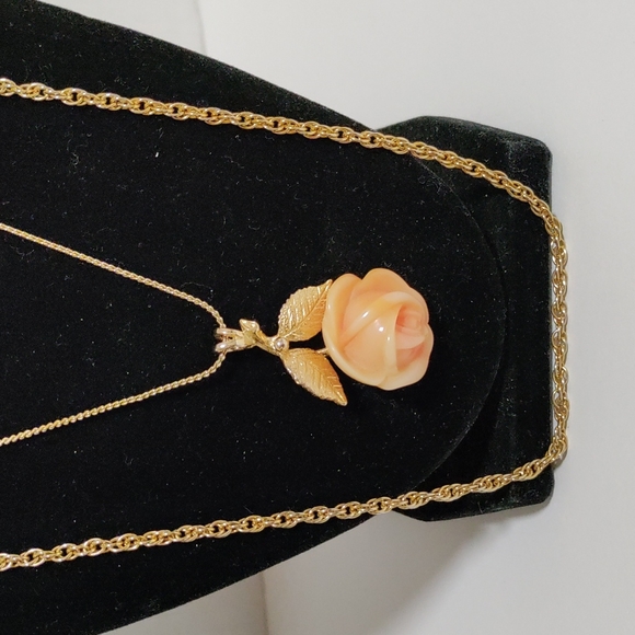 Gold tone two layer necklace with tree branch flower pendant - Picture 2 of 7
